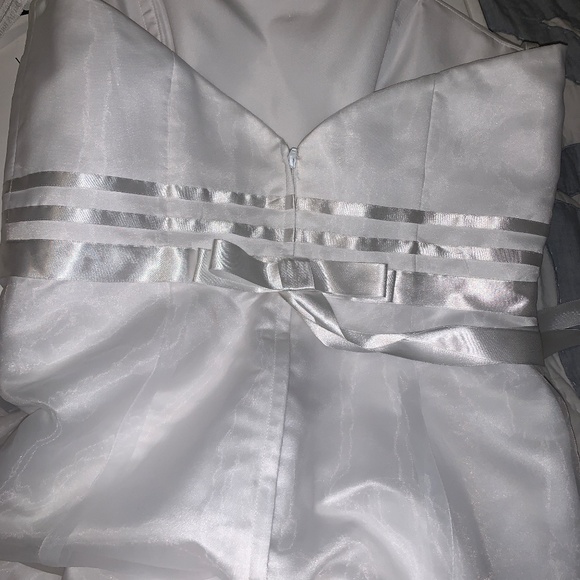 David's Bridal White Strapless Satin Wedding Dress - Size 16 - New in Box - Picture 8 of 16